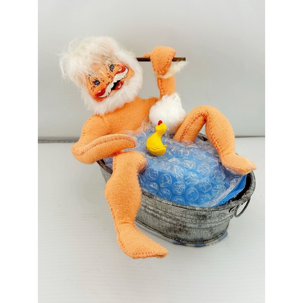 Vintage 1991 Annalee Santa In The Bathtub With Rubber Duckie.